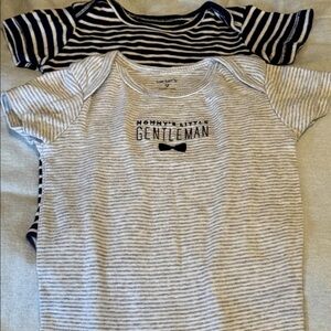 2 Bodysuits
